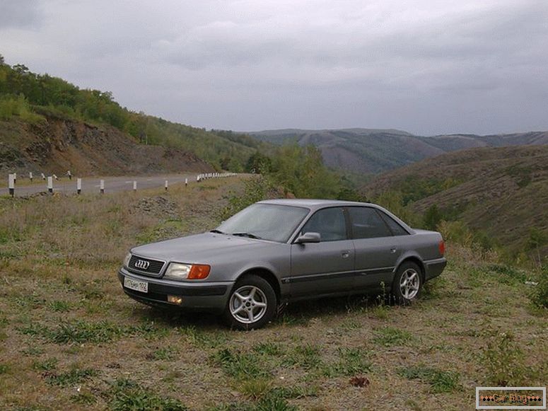 Audi 100 2,3 фото