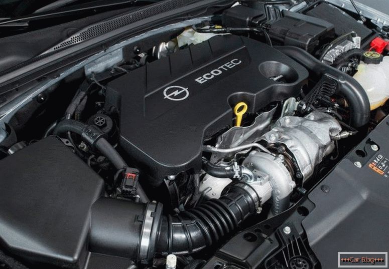 Двигател Opel Insignia