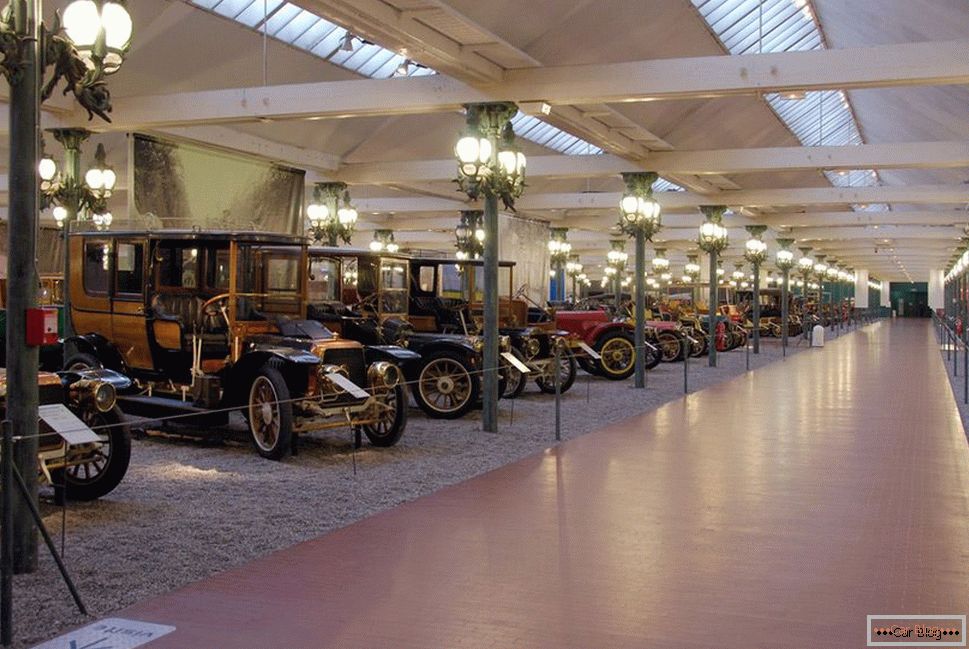 Музей ретроавтомобилей в Мюлузе