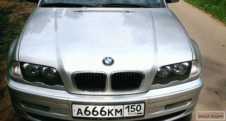 BMW Серия 3 в задната част на E46 - номера на дявола на номера