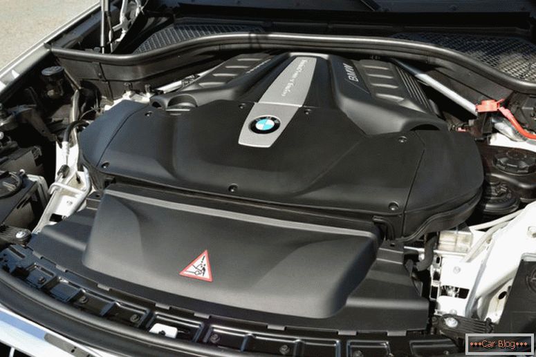 BMW X5 xdrive30d двигател