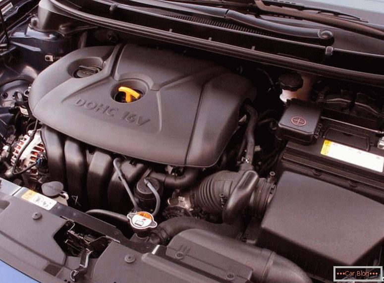 Hyundai Elantra снимка двигатель