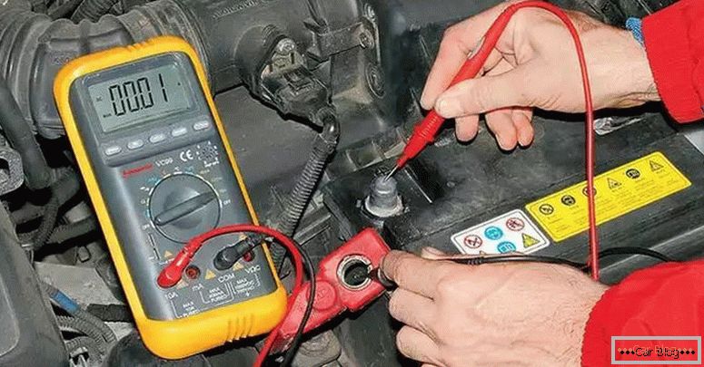 как да проверите ток на изтичане на автомобил с мултицет