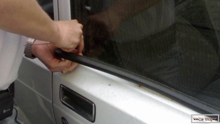 как да отворите колата без ключ