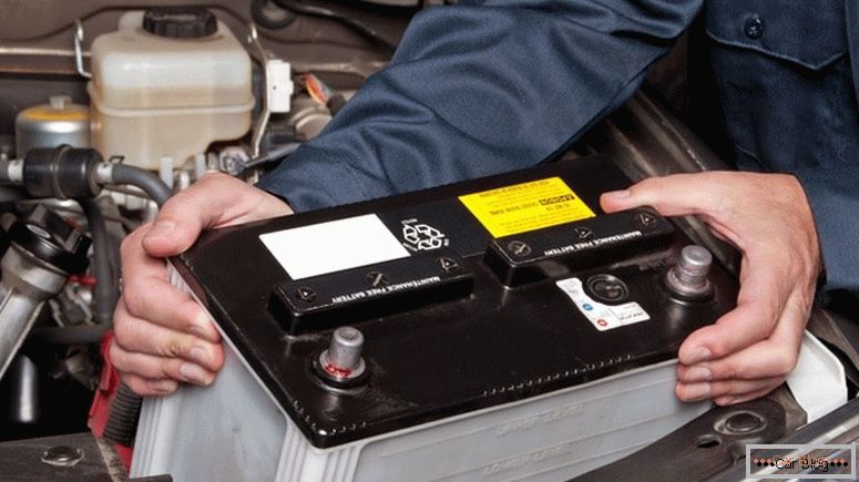 Как да премахнете батерията от колата