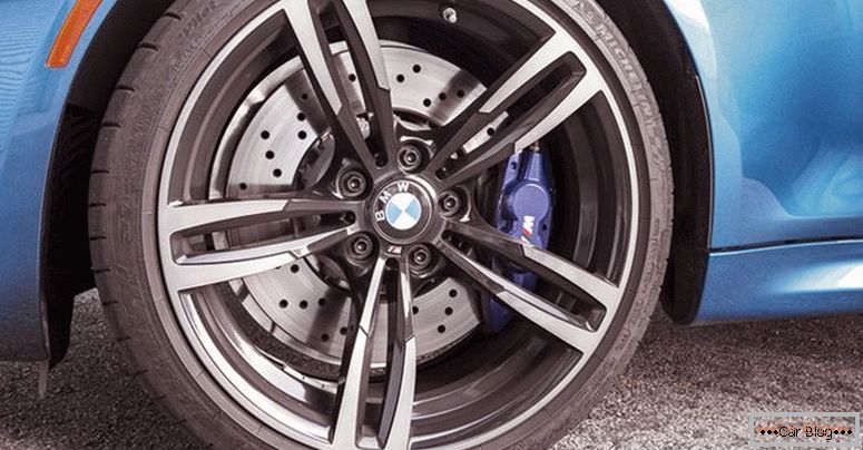 BMW M2 колела