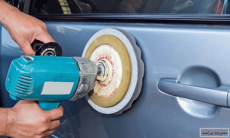 Как да премахнете чипове на тялото на колата със собствените си ръце