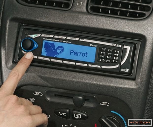 Съвременният автомобил е трудно да си представим без радио