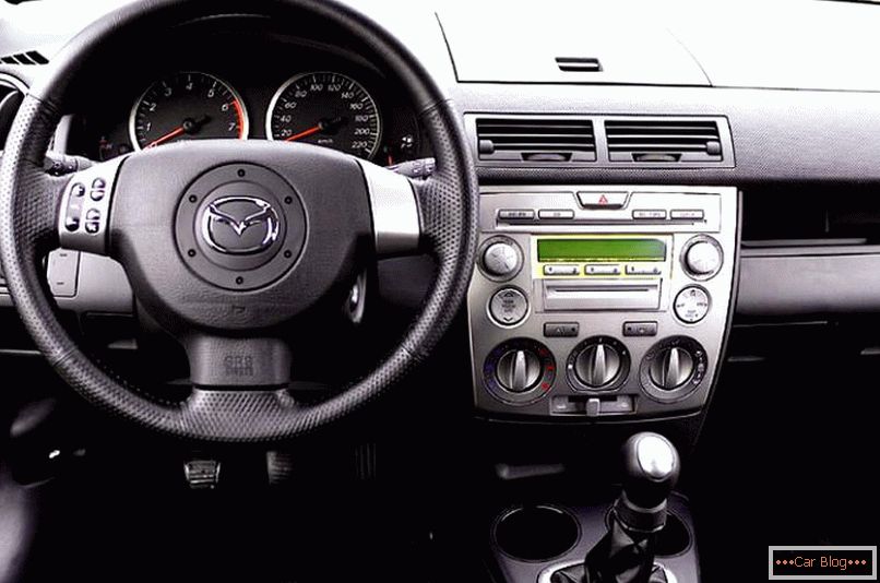 Mazda 2: Японски традиции от 2002 г. насам