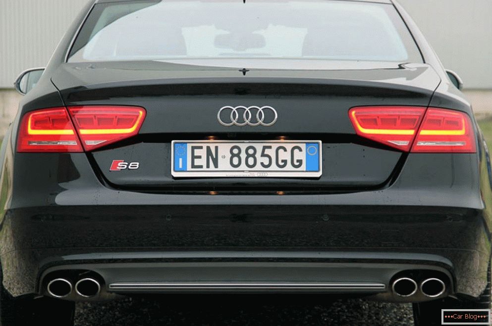 Audi S82013