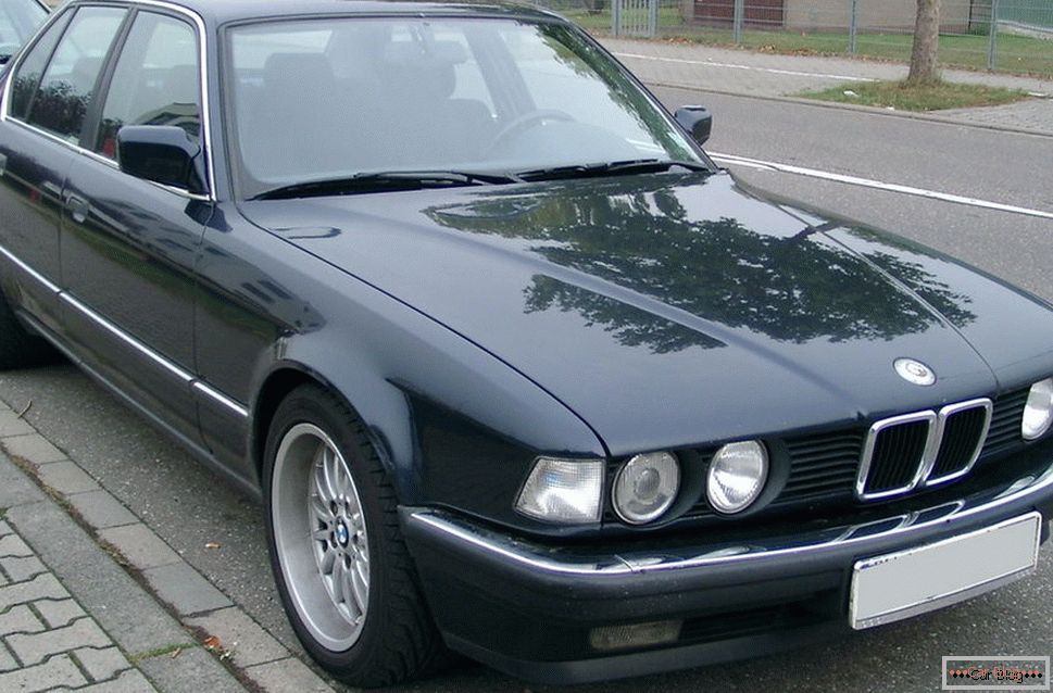 Серия 7 на BMW