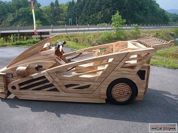 Дървена кола