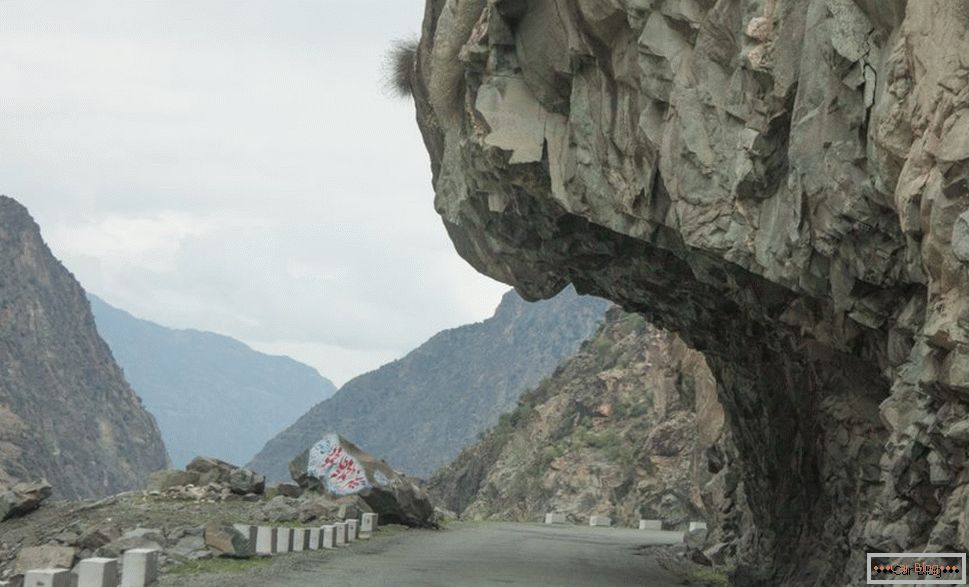 планински път в Пакистан