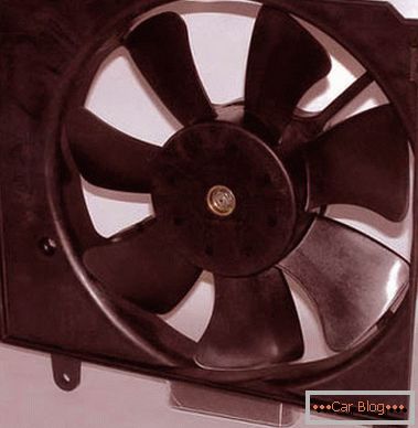 Вентилатор за охлаждане на двигателя