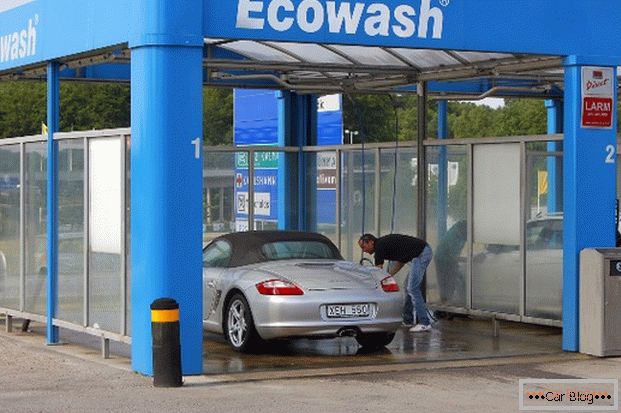 Самостоятелно измиване на автомобила в автомивка