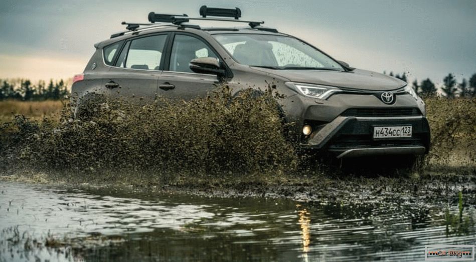Toyota начала продавать в России спецверсию RAV4 приключение
