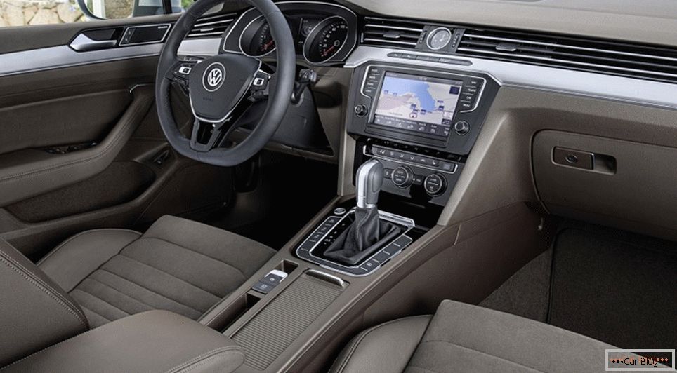 Заказы на нов Volkswagen Passat уже принимаются