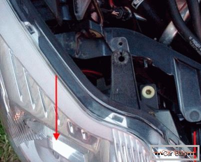 Сменете крушките и късите светлини на Ford Focus 2